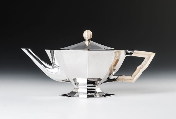 Eduard Josef Wimmer-Wisgrill - SILVER TEA SET consisting of: teapot, creamer, covered sugar bowl, sugar tongs, rum flacon, tray | MasterArt